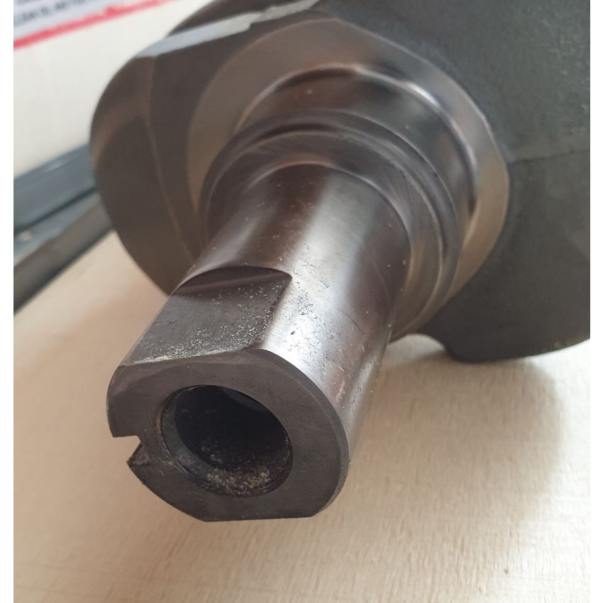 WAŁ KORBOWY GENMOT 1421-1 RENAULT 2.0DCI 05-